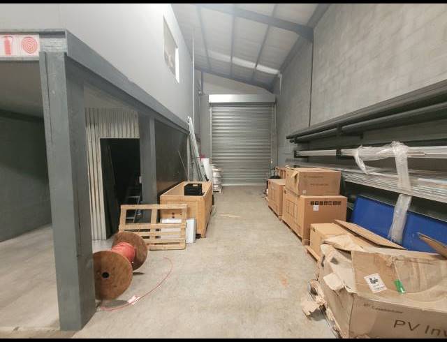 422M² WAREHOUSE TO LET IN MORGAN INDUSTRIA